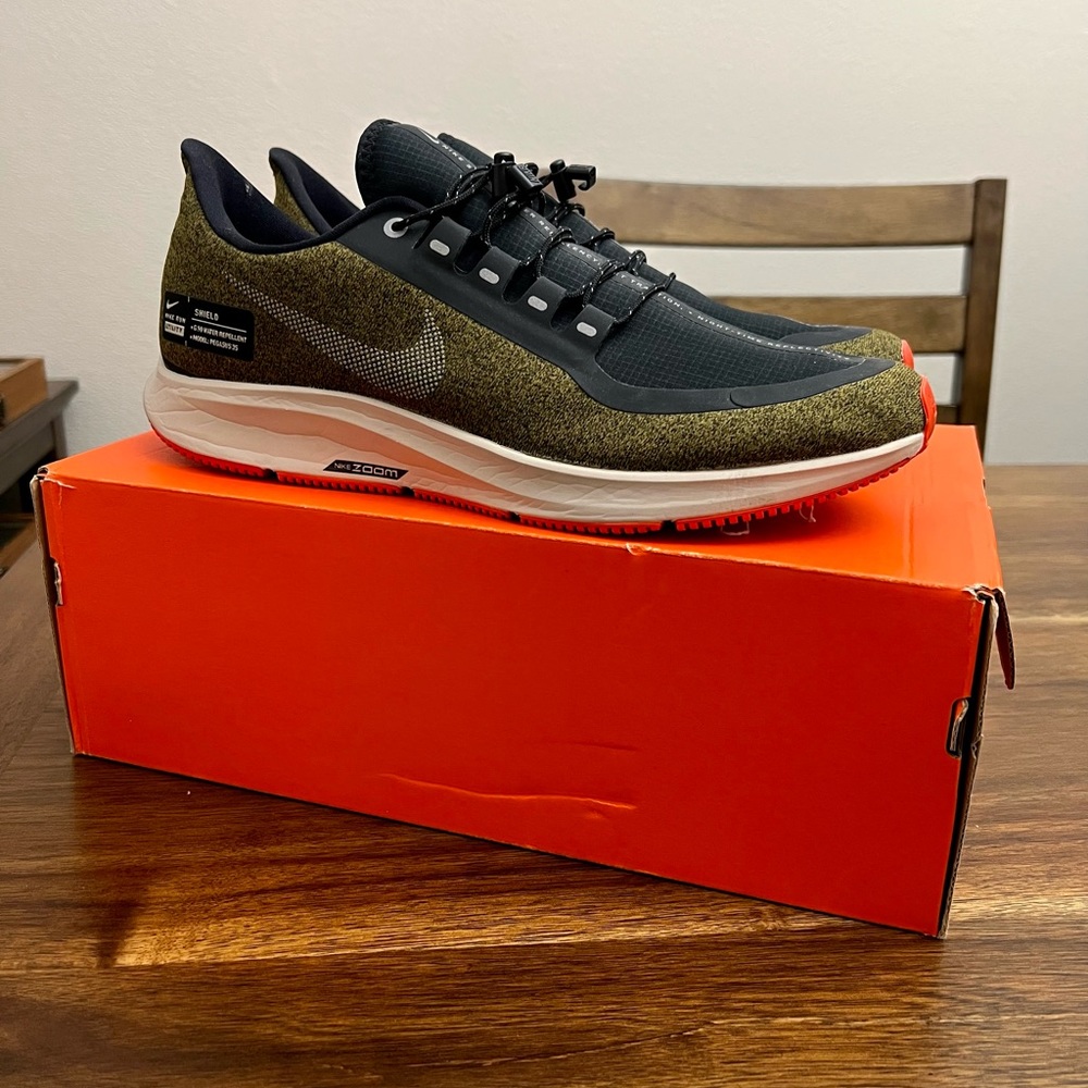 Nike Air Zoom Utility Run Shield